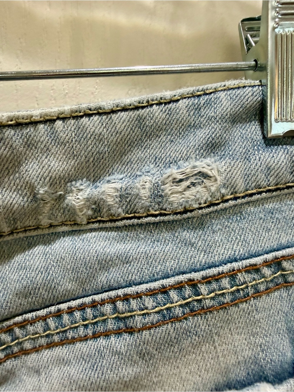 Women's Vintage Silver Jeans Bootcut with Signature Pocket Stitch Size 32/35 - Picture 7 of 16